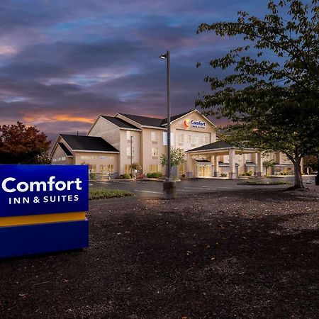 Comfort Inn & Suites Creswell Exterior photo