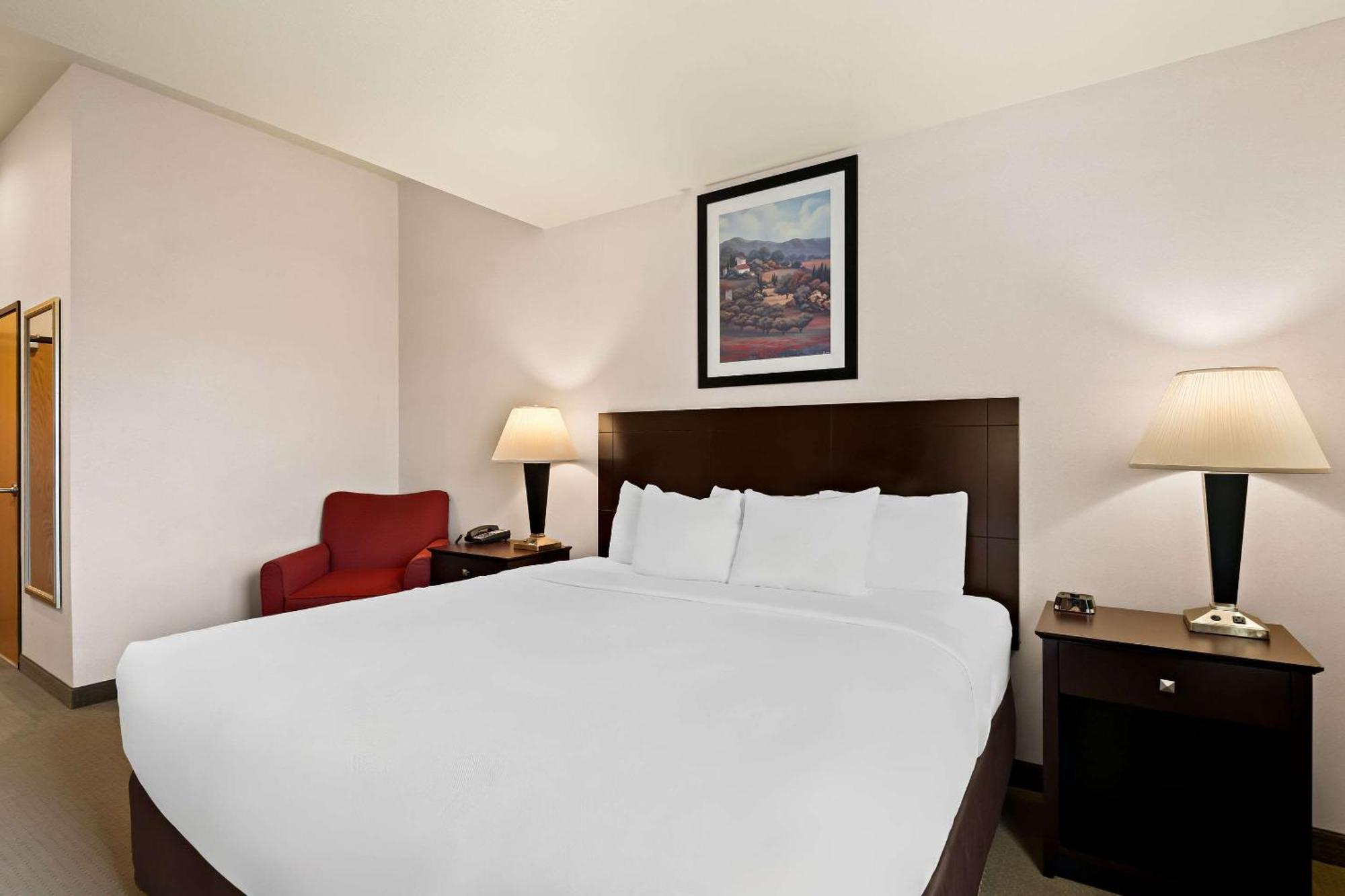 Comfort Inn & Suites Creswell Exterior photo
