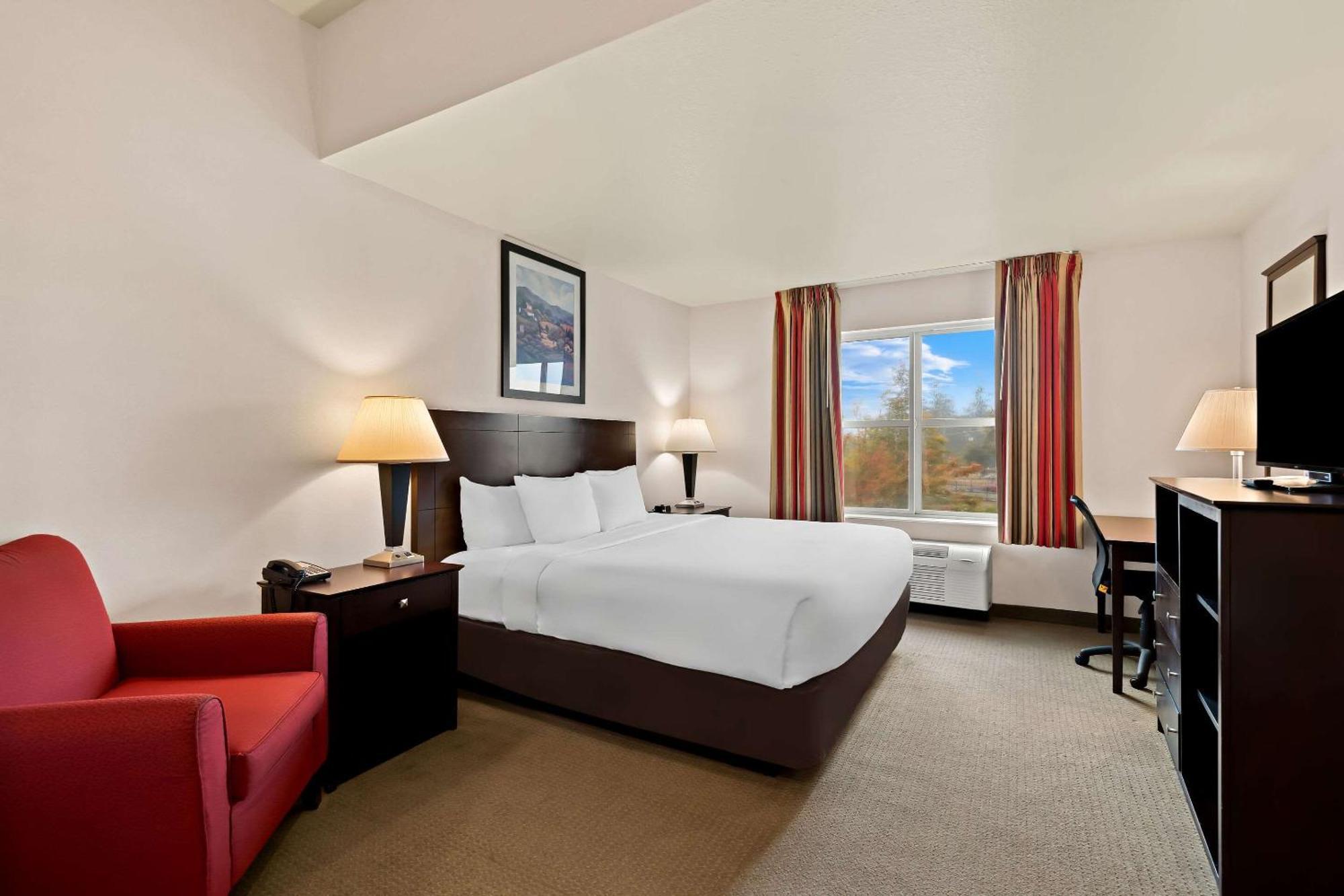 Comfort Inn & Suites Creswell Exterior photo